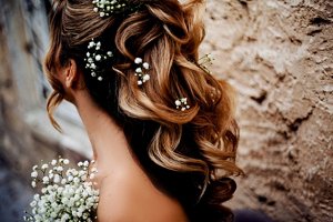 Brunette bride with half up, half down wedding hair